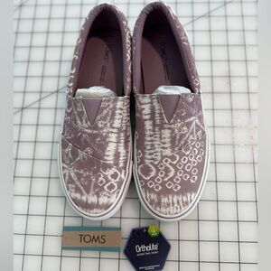 TOMS Mauve Shibori Slip-Ons